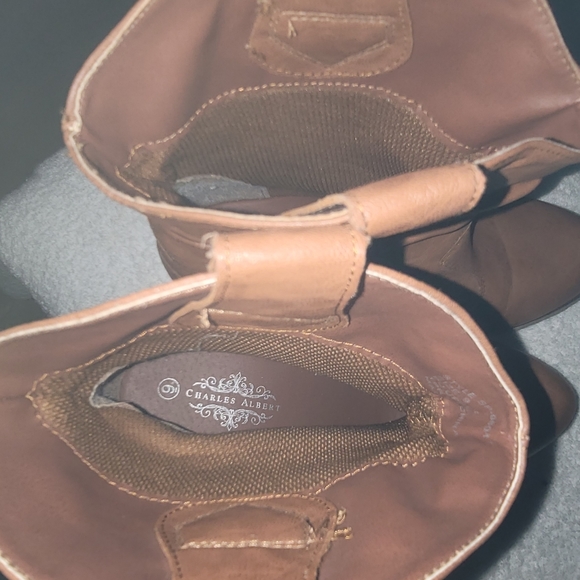 Boots - Picture 6 of 6